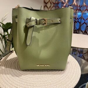 Michael Kors Emilia Bucket Bag